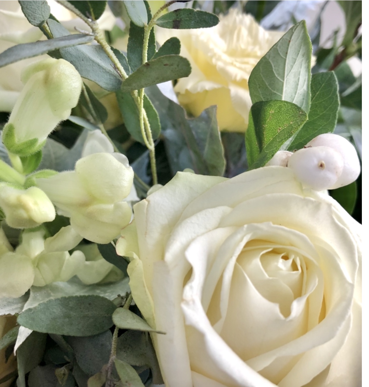 autumn bouquet white