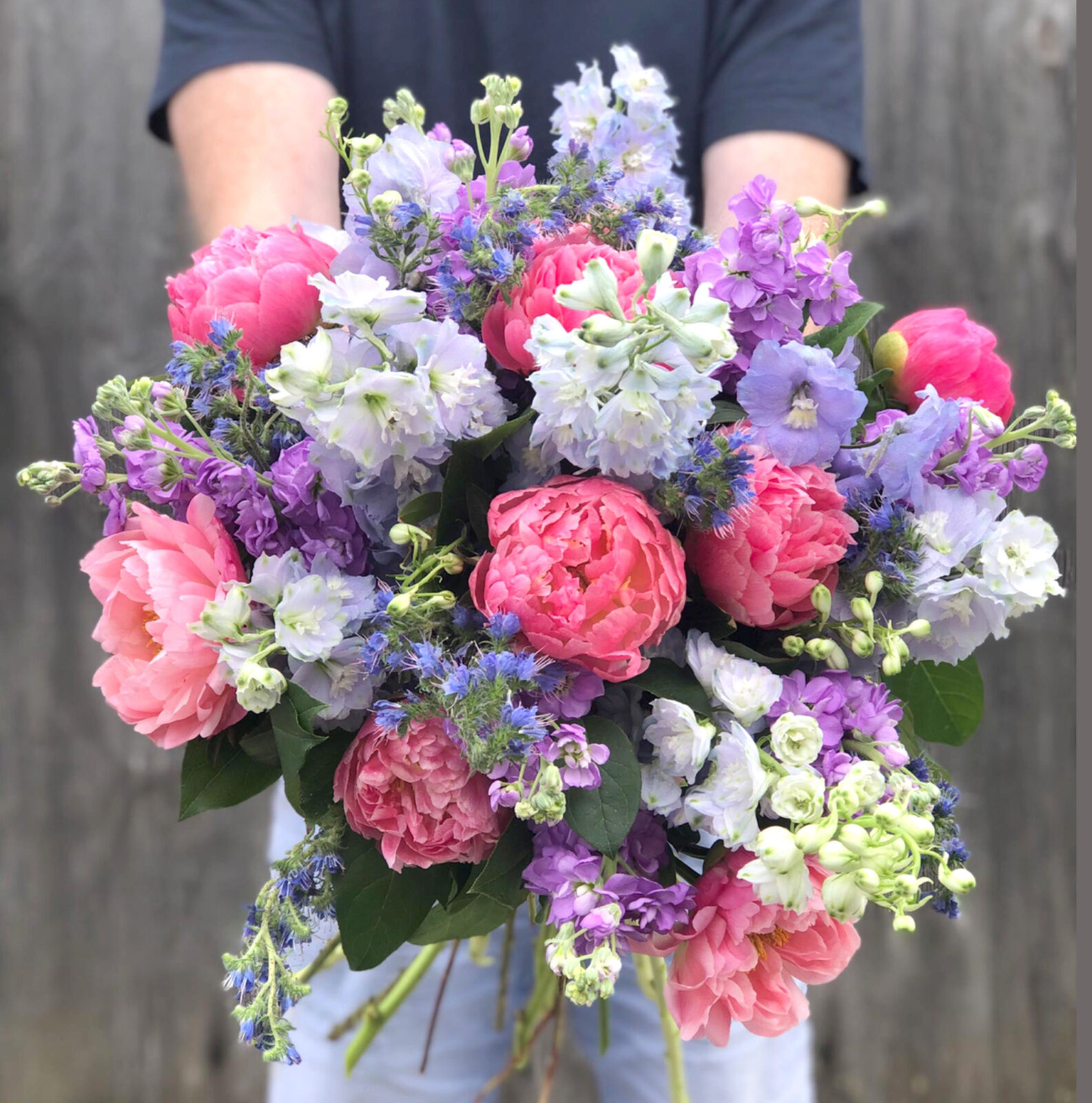 peony bouquet vintage live
